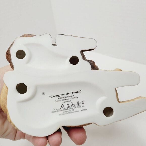 Thomas Kinkade Caring For Her Young & Dutiful Peasant Figurines Nativity 2004 - Picture 5 of 10